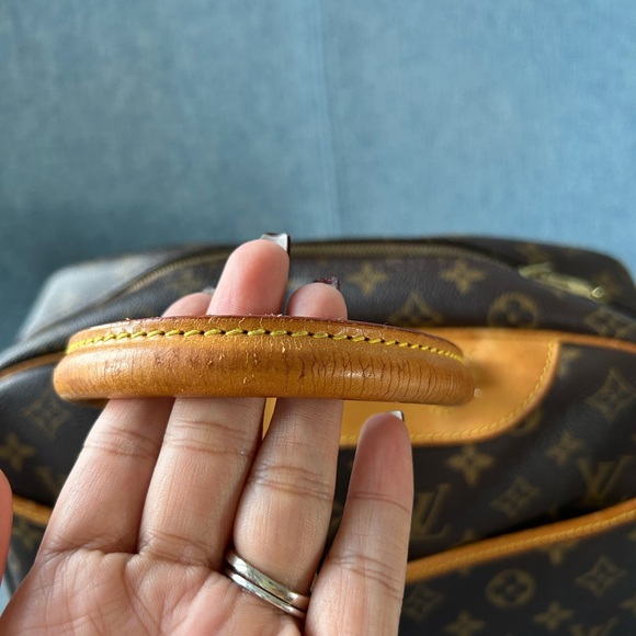 Louis Vuitton Deuville - Picture 10 of 13